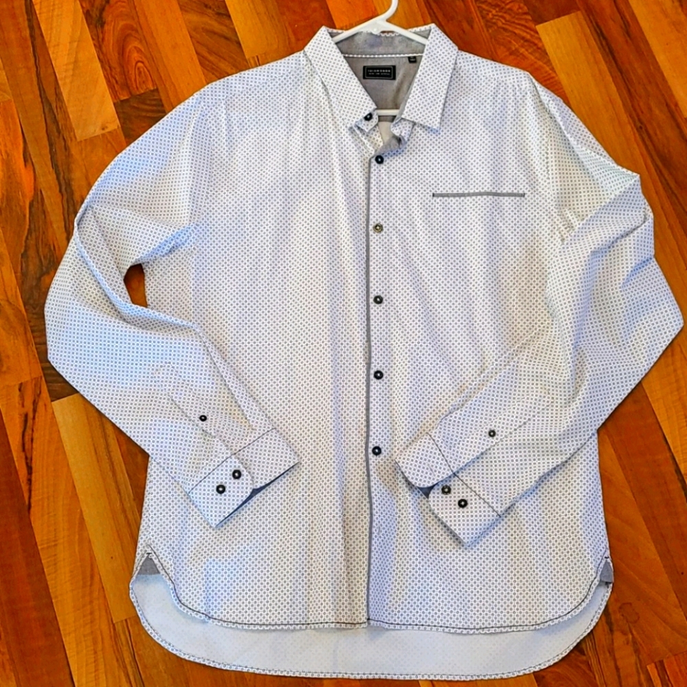 Mens 7 Diamonds button up size XL
